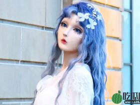 真人芭比迪丽拉直播带货，面部僵硬吃饭张不开嘴