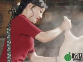 网红唐小鱼穿旗袍性感出镜,如今陷入质疑风波
