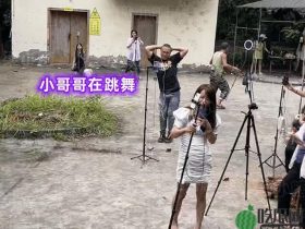 游客误闯重庆网红直播基地,难道这是精神病院